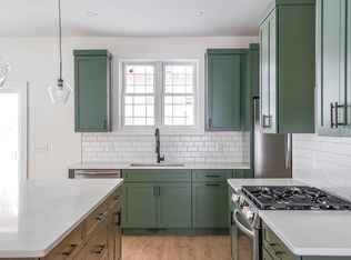 1057 Magnolia Dr, Traverse City, MI 49696