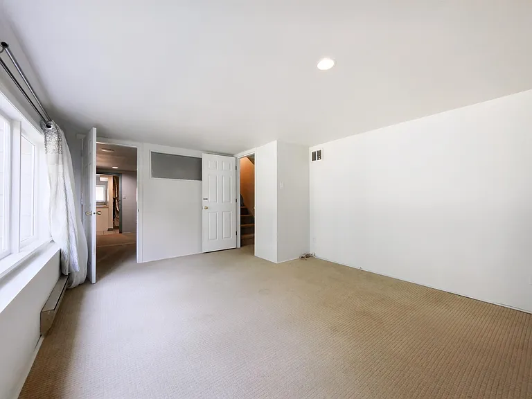 3775 Emerald Dr — Photo 24