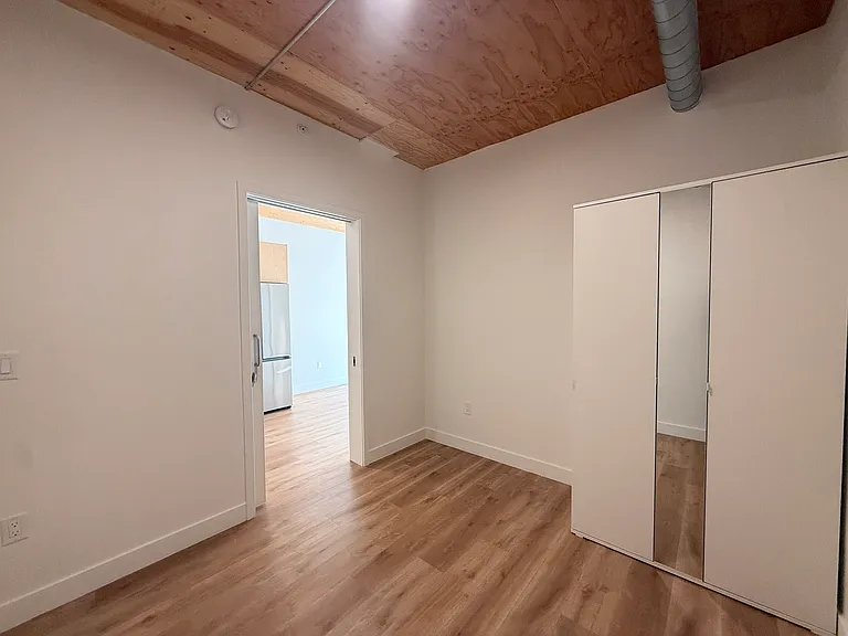 12th Street Apartments — Photo 33