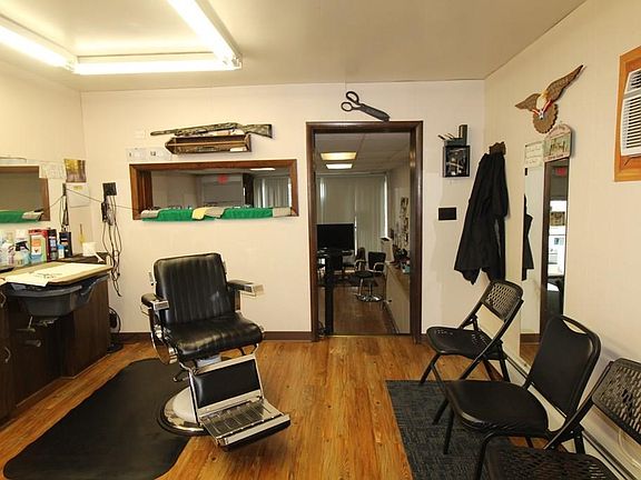 5th image of 135 Bridge St