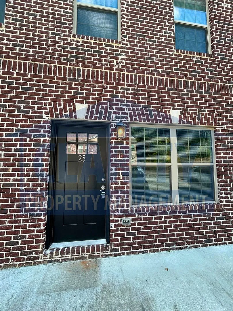 3413 Peerless Rd — Photo 2