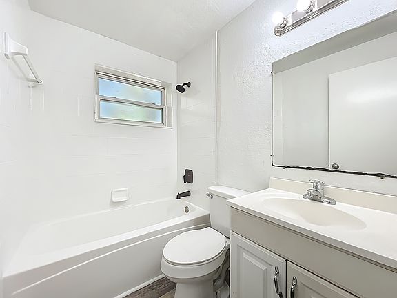 5th image of 1305 S Dewey St APT 1