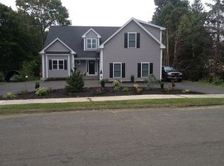 357 Old Whitfield St, Guilford, CT 06437