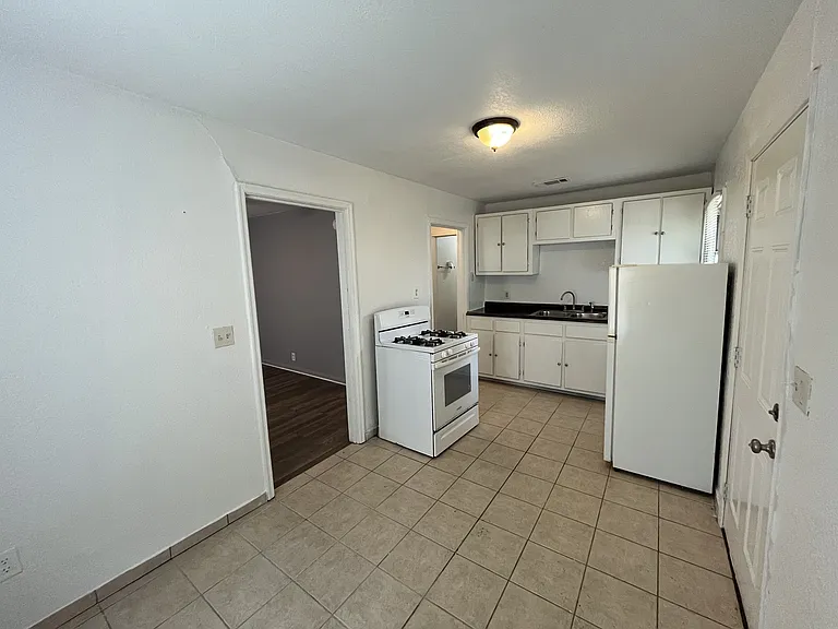 3208 Littlejohn Ave — Photo 4