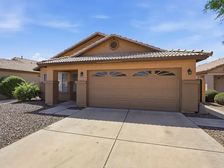 8621 W Shaw Butte Dr — Photo 3