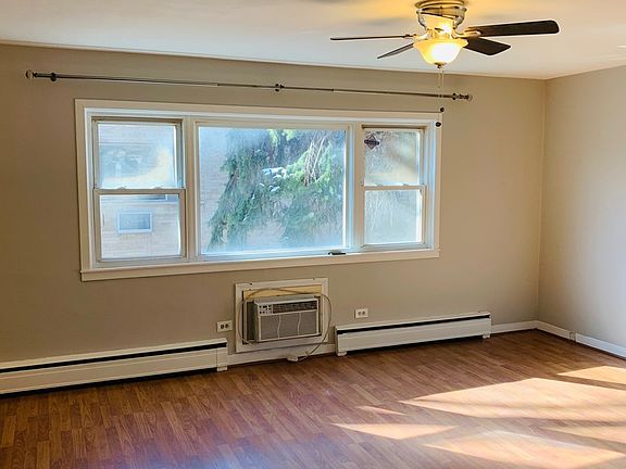 2nd image of 216 S Oak Park Ave APT 4