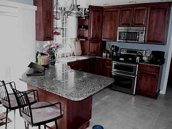 5th image of 215 Badger Hill Dr