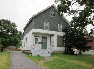 18 S State St, Aurora, IL 60505