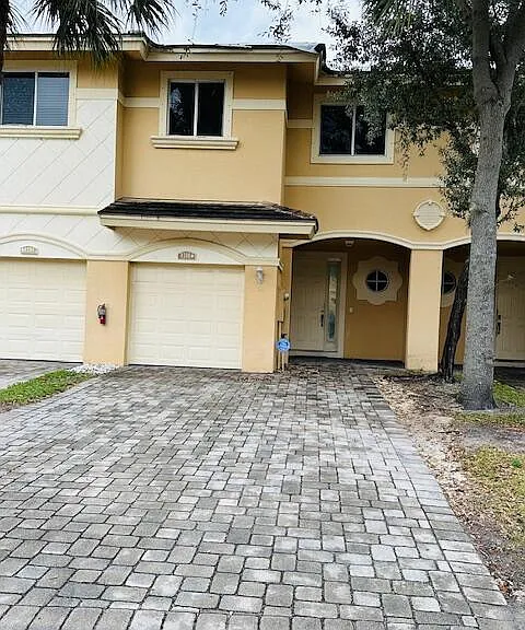 4390 Berkshire Wharf Dr — Photo 3