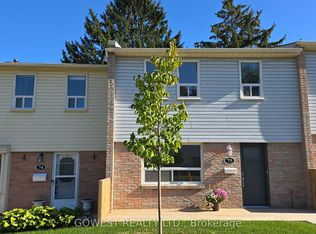 1055 Shawnmarr Rd #75, Mississauga, ON L5H3V2