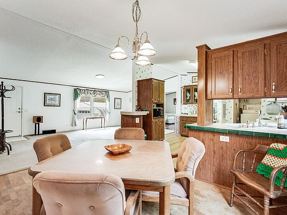 5th image of 1022 Rocky Top Ln