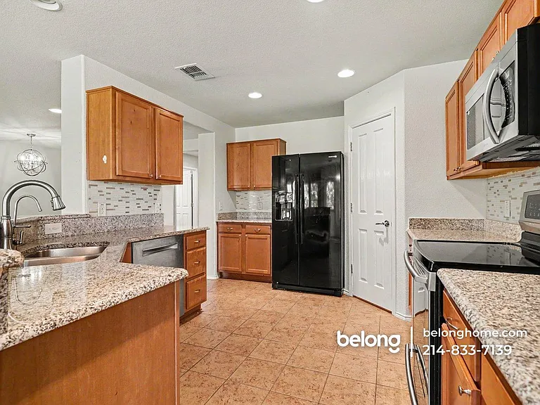 15833 Coyote Hill Dr — Photo 11