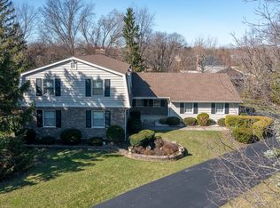 802 Chimney Rock, Inverness, IL 60067