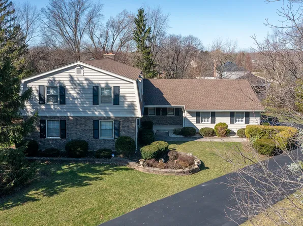 802 Chimney Rock, Inverness, IL 60067