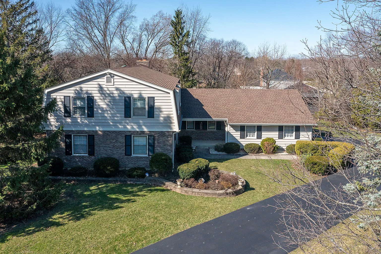 802 Chimney Rock photo 1