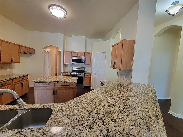 4010 Highland Vale Ct — Photo 17