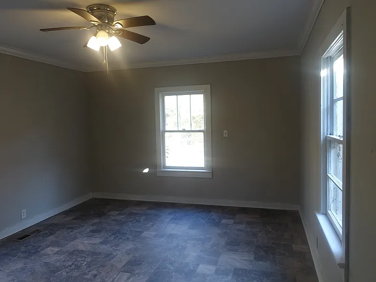 716 Robin Rd — Photo 10