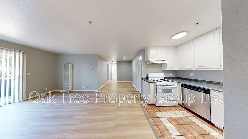 9724 Mountain Blvd APT 2 photo 1
