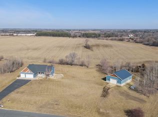 642 Roberts Ln, Hudson, WI 54016