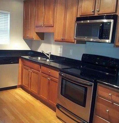 4th image of 175 N River Dr Unit H