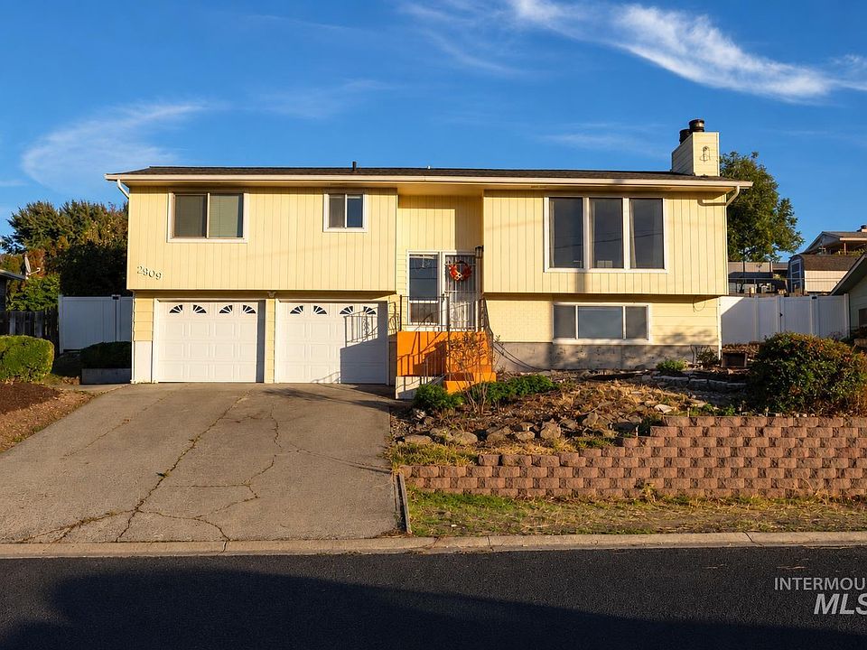 1st image of 2909 Meadowlark Dr