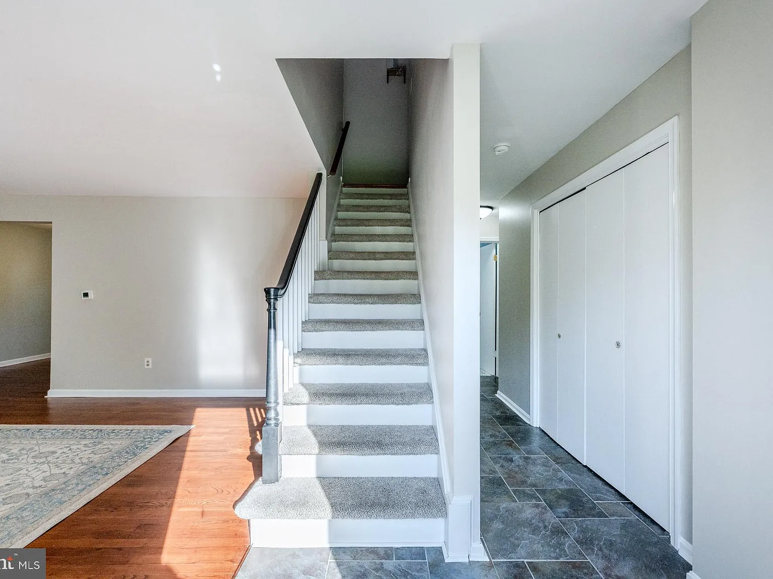 4 bed, 2.5 bath, 2474 sqft, $3,400 — Photo 4