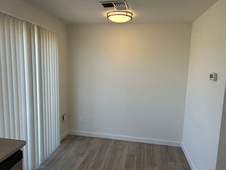 445 Southwest Blvd #14 — Photo 9