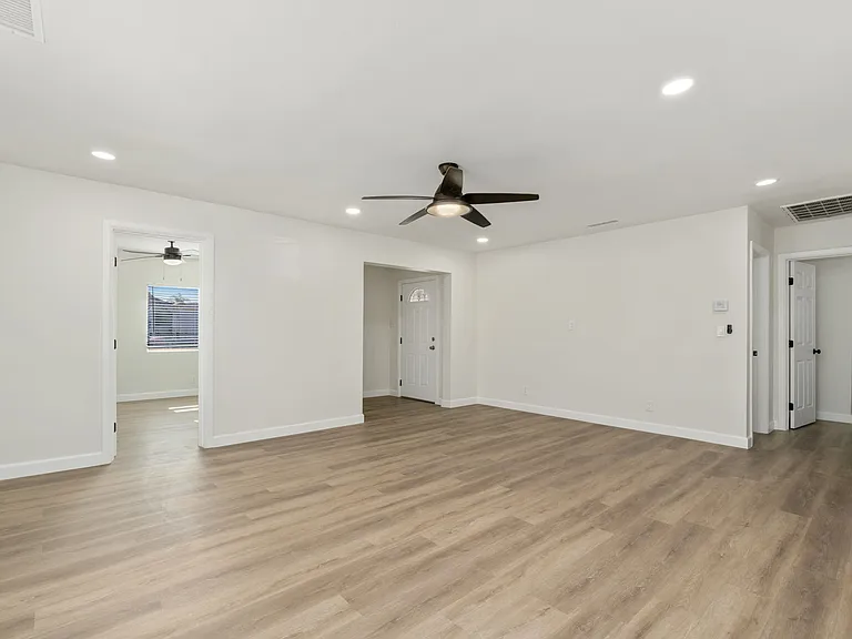 14292 Jurupa Ave — Photo 10