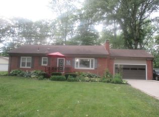 1244 Forest Dr, Lima, OH 45805