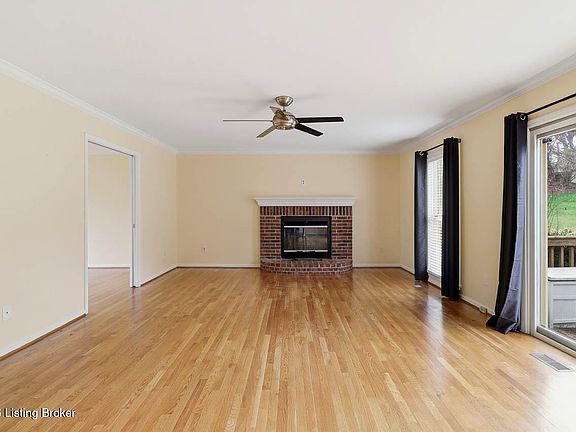 2nd image of 3504 Locust Ct
