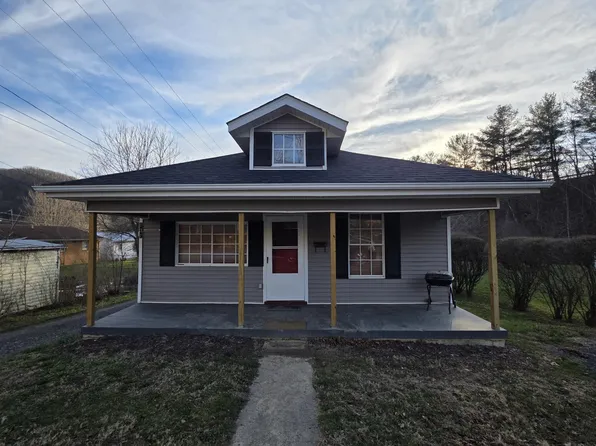 131 Clay St, White Sulphur Springs, WV 24986