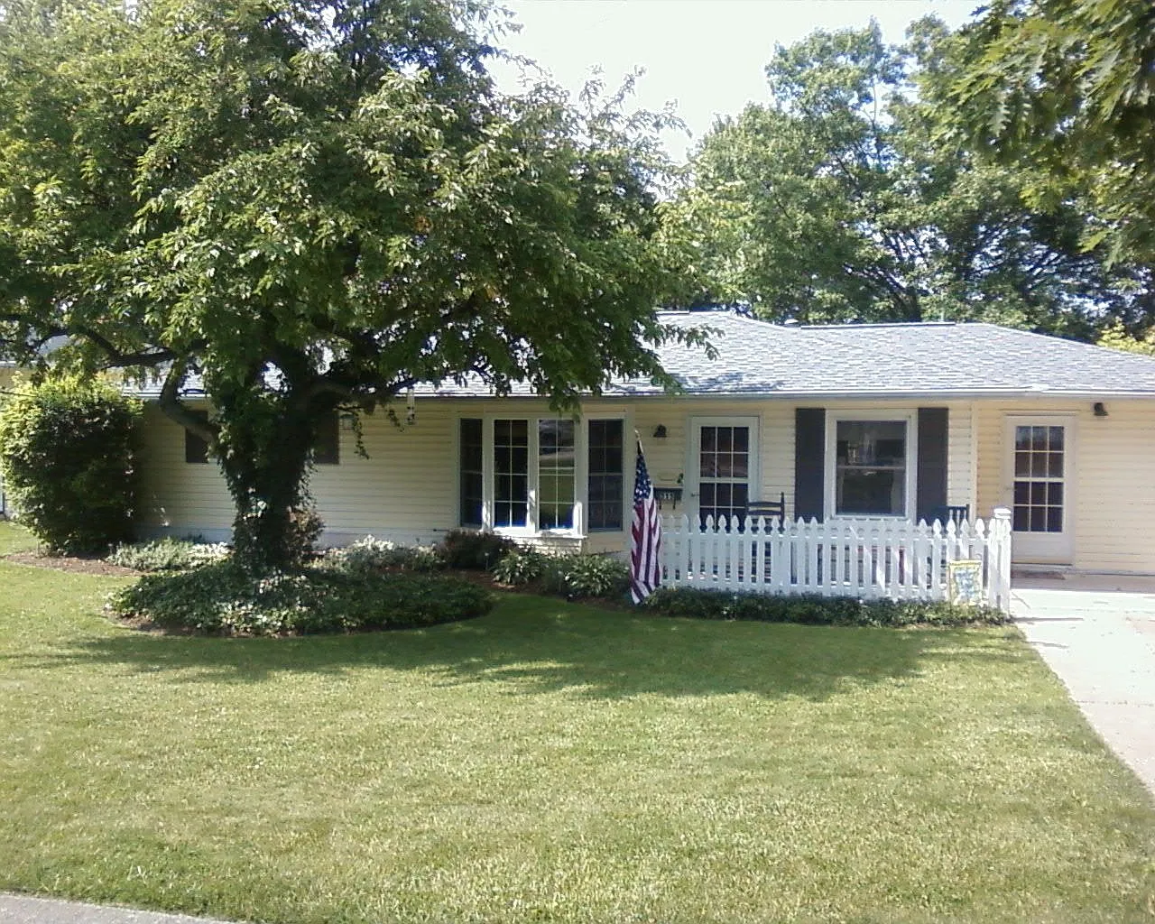 315 Howard St photo 1