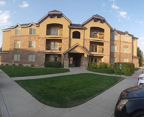 1045 S 1700 W Photo 1