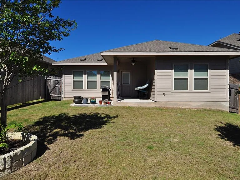 13911 Madrigal Ln — Photo 5