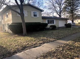 2013 Winchester Dr, Champaign, IL 61821