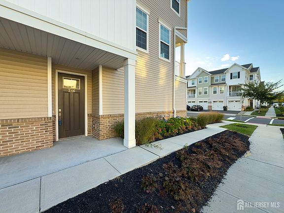 3rd image of 246 Park Ln