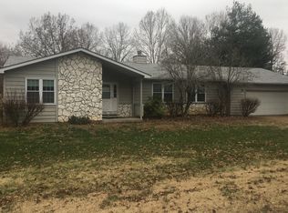 13 Bernhardt Rd, Lebanon, IL 62254