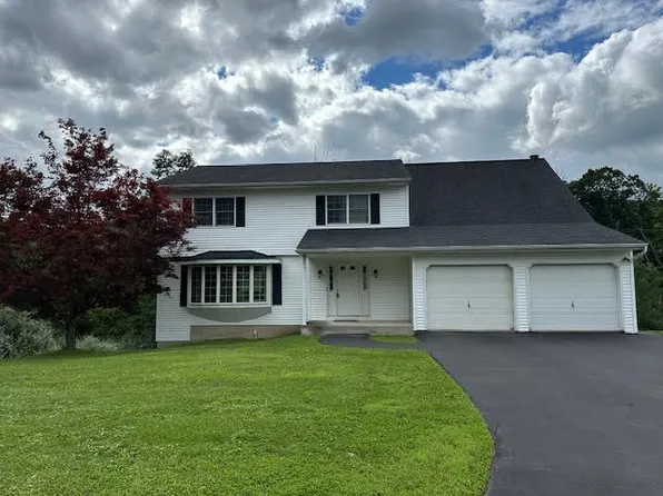 1312 Cameron Ln, Vestal, NY 13850