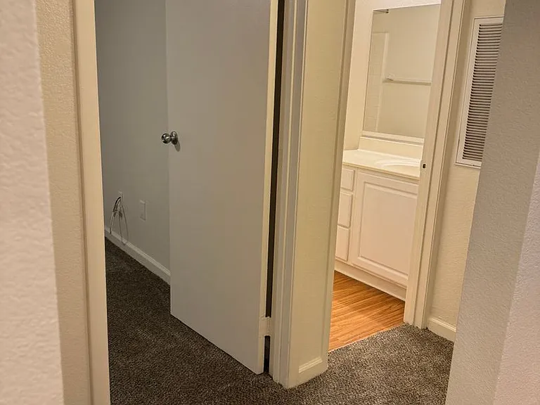 Canyon Club Apartments — Photo 49
