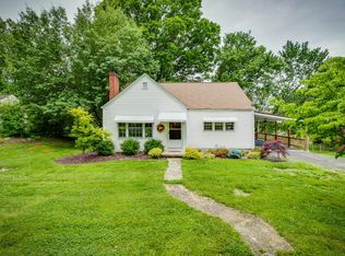 2142 Old Lewis Rd, Johnson City, TN 37601