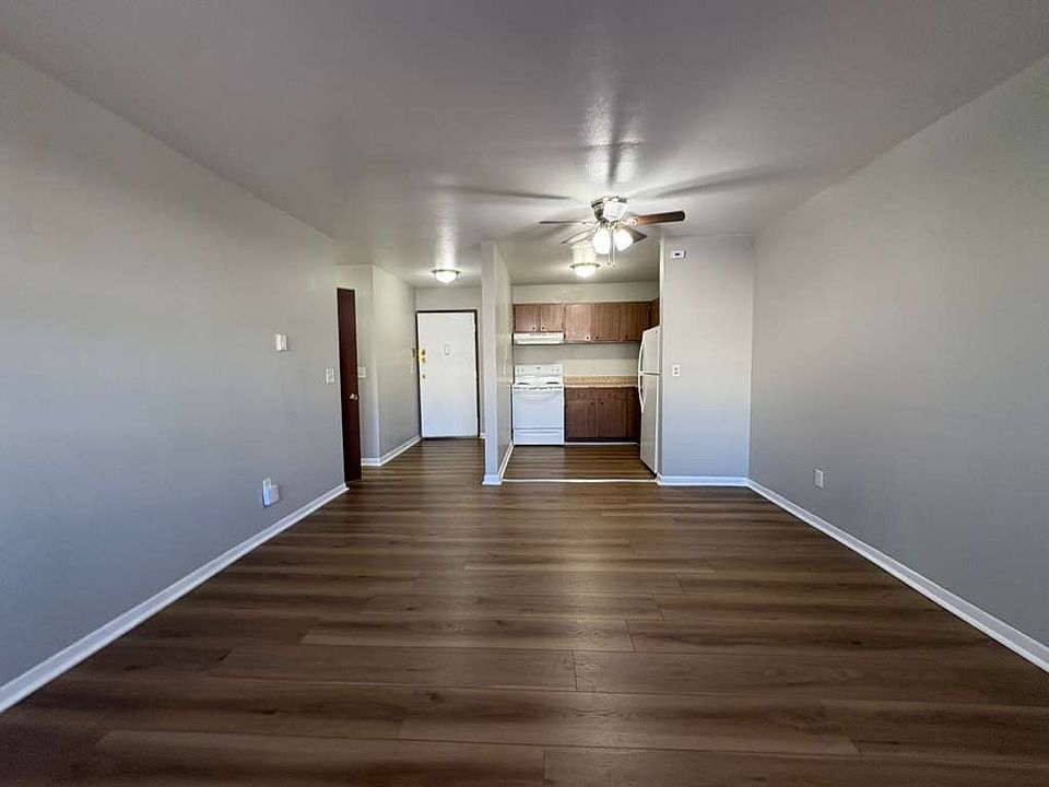 1st image of 60 Donna Dr
