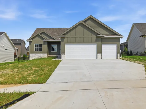 15211 Springbrook Trl, Urbandale, IA 50323