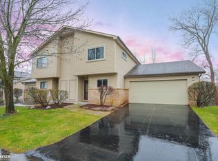 4885 Rivercrest Dr, Waterford, MI 48328