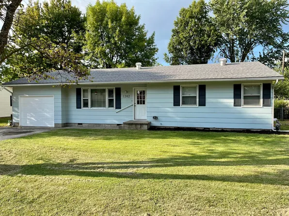 1202 E 17th Street, Lamar, MO 64759