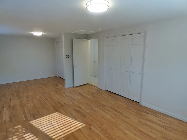1543 S Hudson St — Photo 13