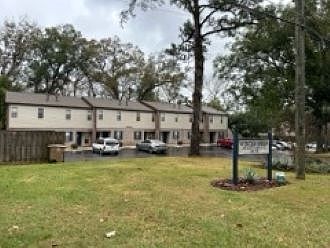 7-unit Townhome bldg