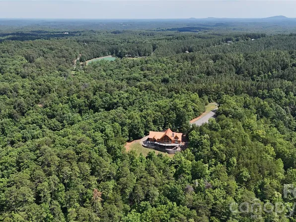 590 Boulder Rdg, Lake Lure, NC 28746