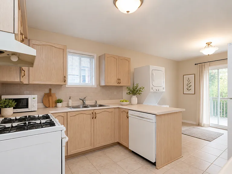 50 Chalmers Dr — Photo 8