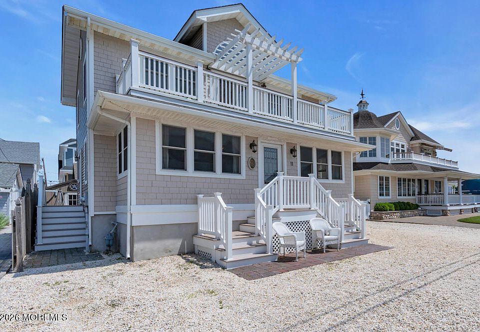 1st image of 11 Dover Avenue
