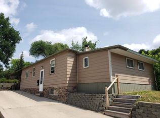 915 9th Ave NE, Minot, ND 58703